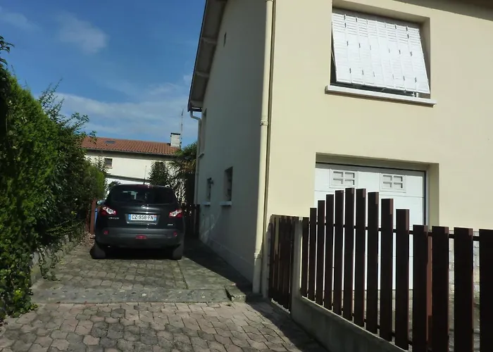 Oda ve Kahvaltı Les Gardenias Toulouse